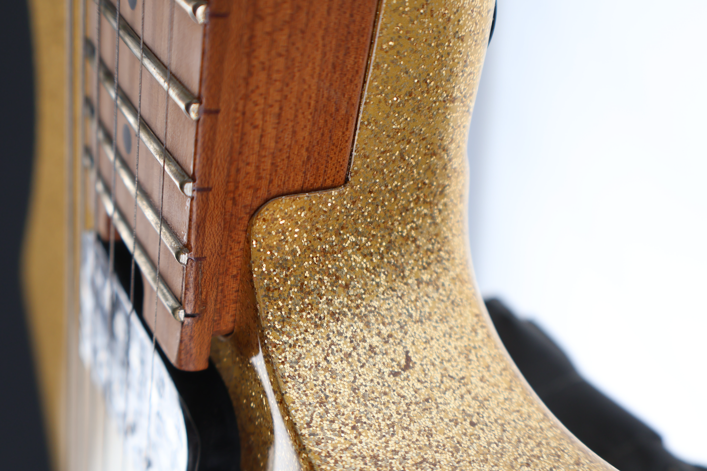 EVH Wolfgang WG Standard, Baked Maple Fingerboard, Gold Sparkle (SR) (05783)