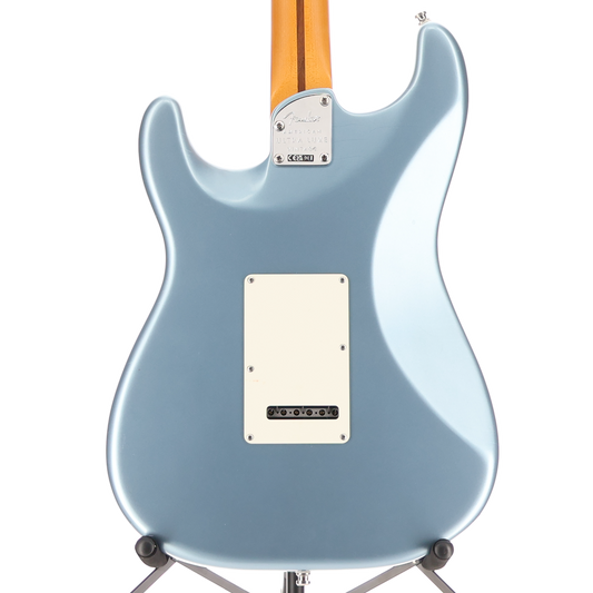 Fender American Ultra Luxe Vintage '60s Stratocaster®, Rosewood Fingerboard, Ice Blue Metallic (RC1) (02287)