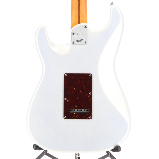 Fender American Ultra Stratocaster, Rosewood Fingerboard, Arctic Pearl (D8) (91476)