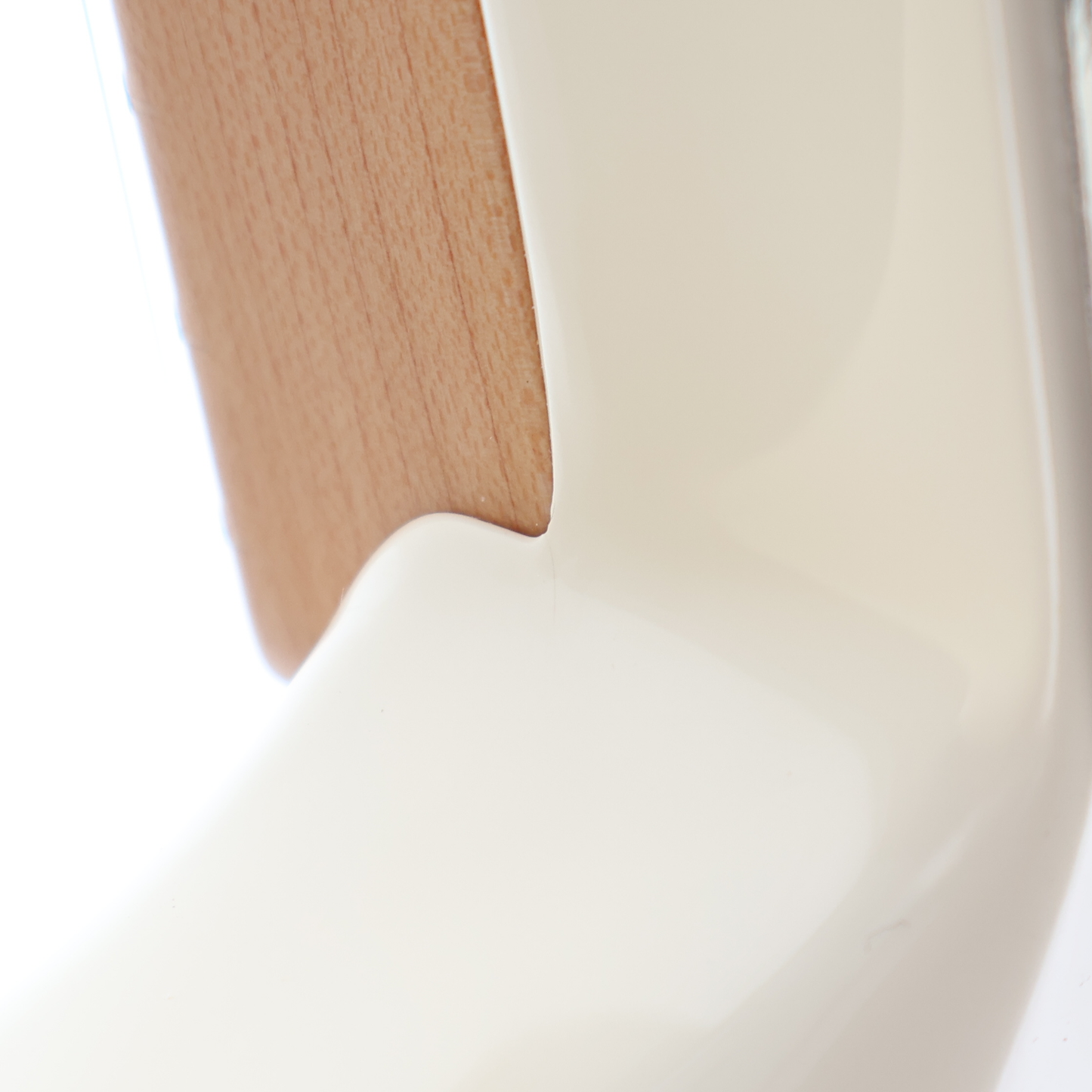 Fender Standard Stratocaster, Maple Fingerboard, White Pickguard, Olympic White (U5) (30392)