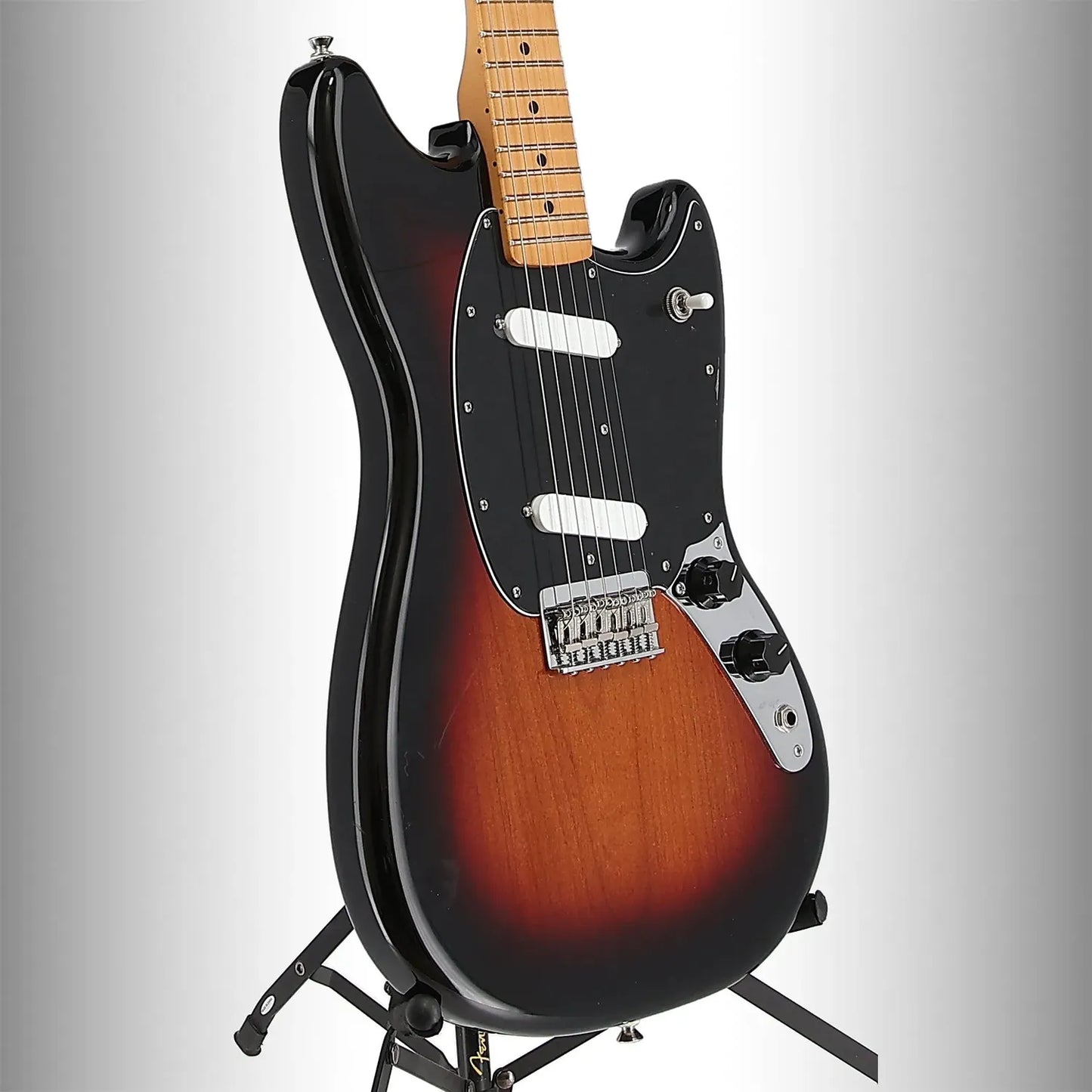 Player II Mustang, Maple Fingerboard, 3-Color Sunburst (SR) (38431)