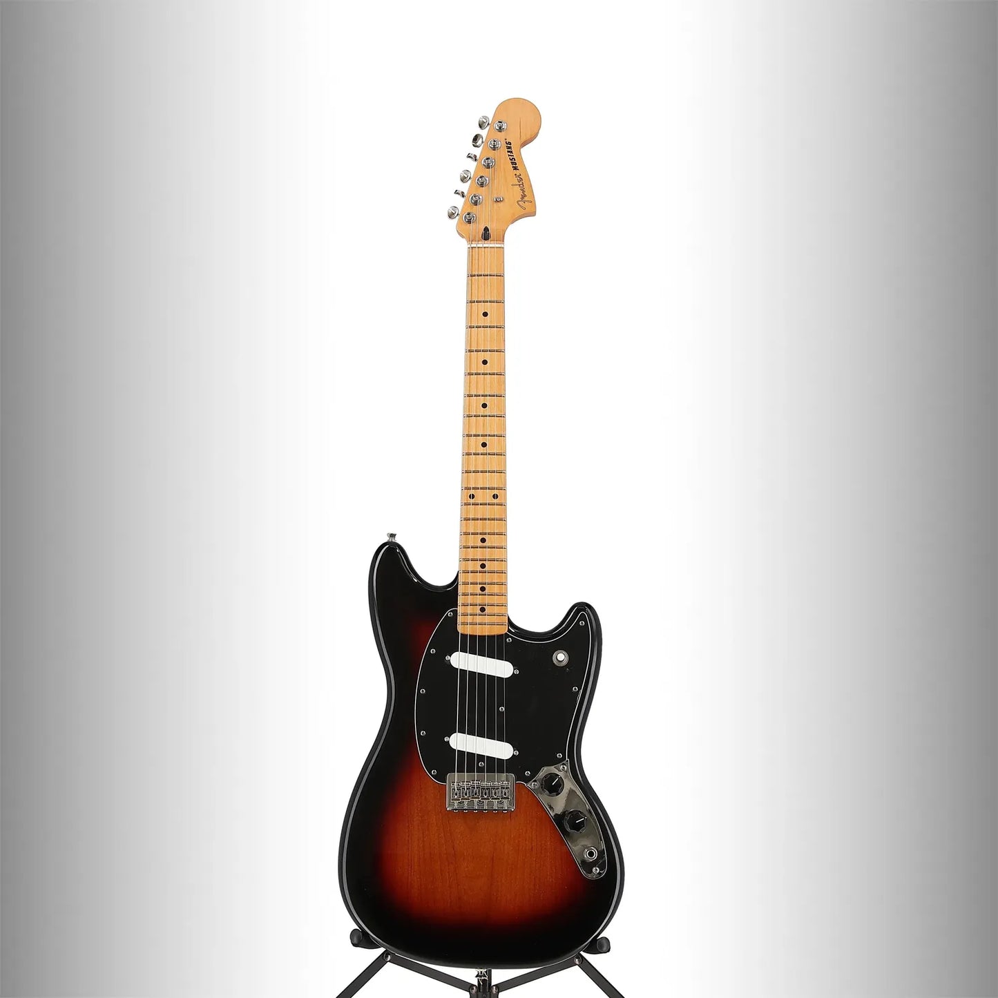 Player II Mustang, Maple Fingerboard, 3-Color Sunburst (SR) (38431)