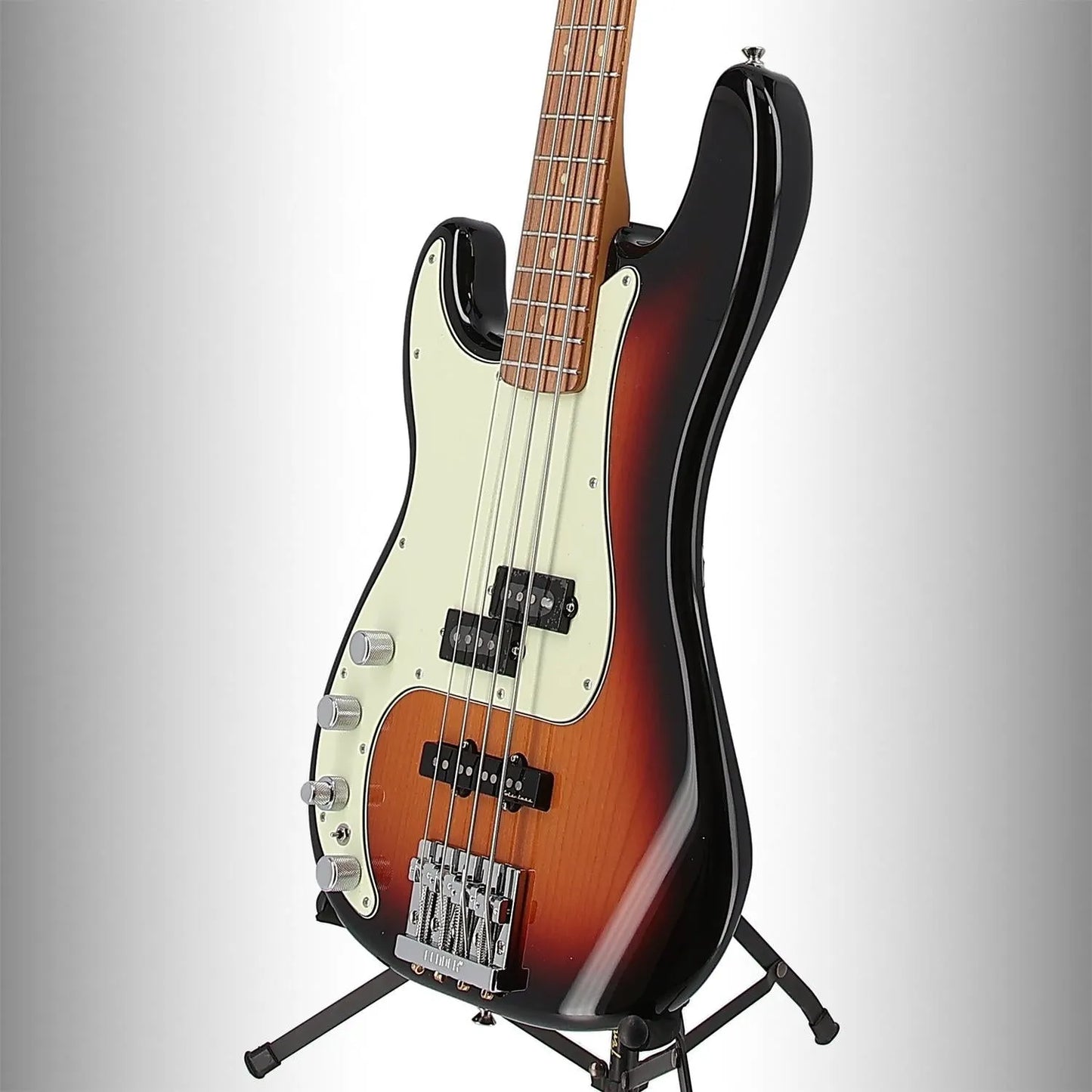 Player Plus Precision Bass, Left-Hand, Pau Ferro Fingerboard, 3-Color Sunburst (C11) (81342)
