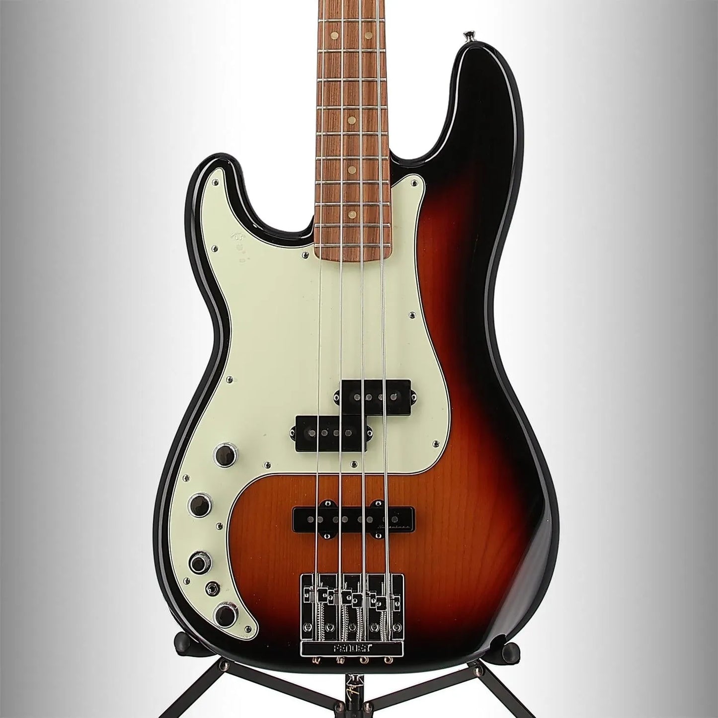 Player Plus Precision Bass, Left-Hand, Pau Ferro Fingerboard, 3-Color Sunburst (C11) (81342)