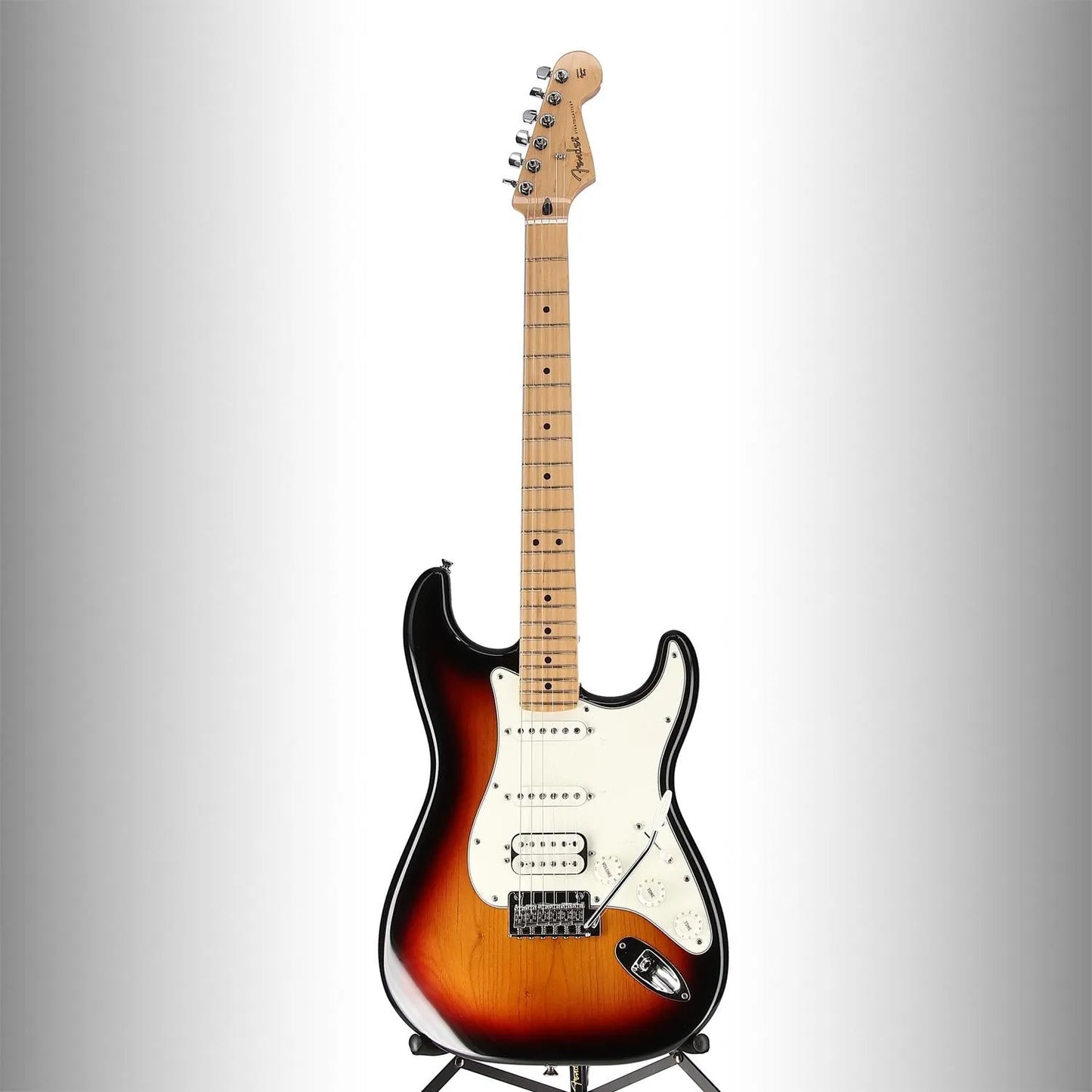 Player Stratocaster HSS, Maple Fingerboard, 3-Color Sunburst (S3) (92420)