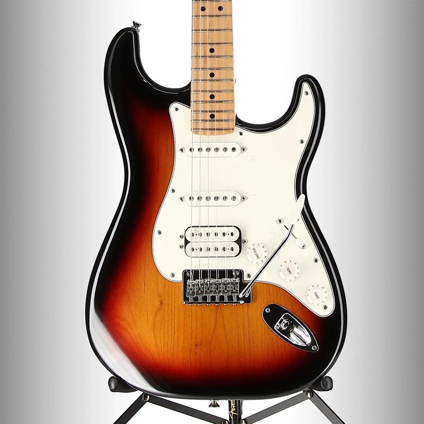 Player Stratocaster HSS, Maple Fingerboard, 3-Color Sunburst (S3) (92420)