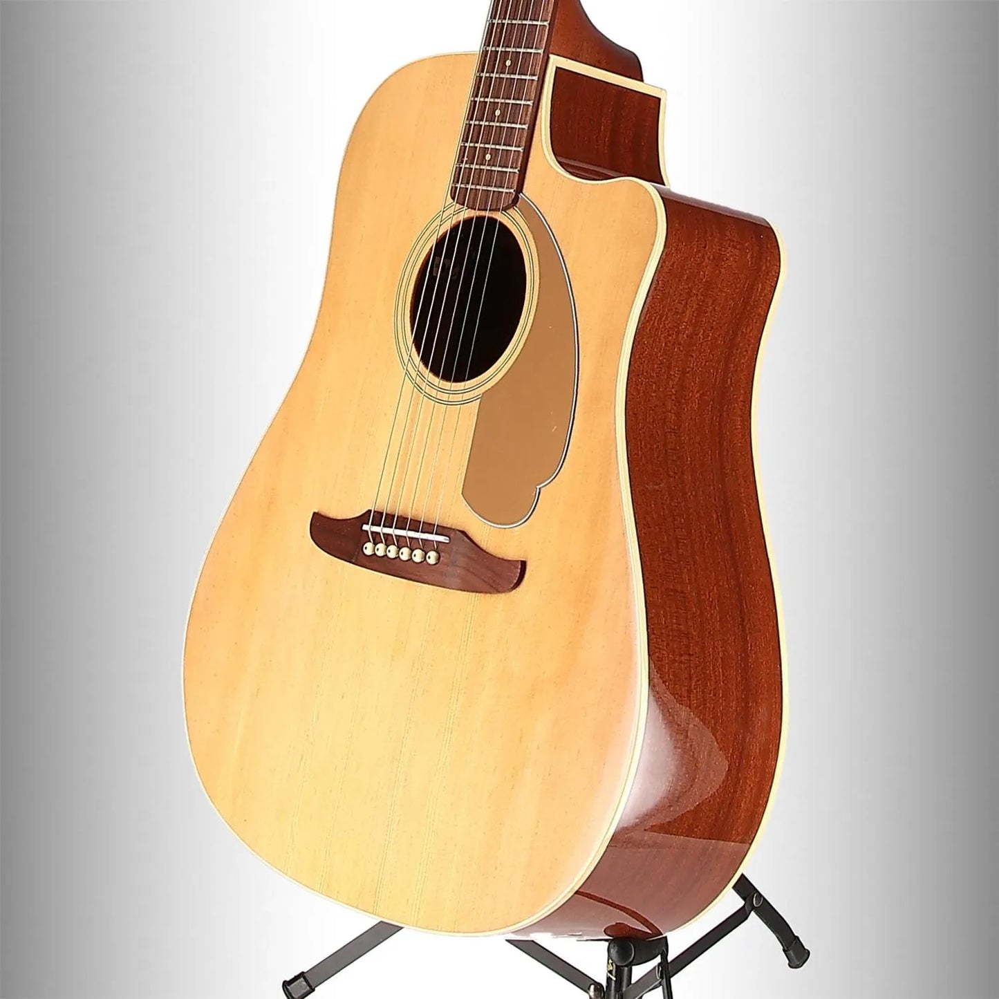 Redondo Player, Walnut Fingerboard, Gold Pickguard, Natural (B11) (07956)