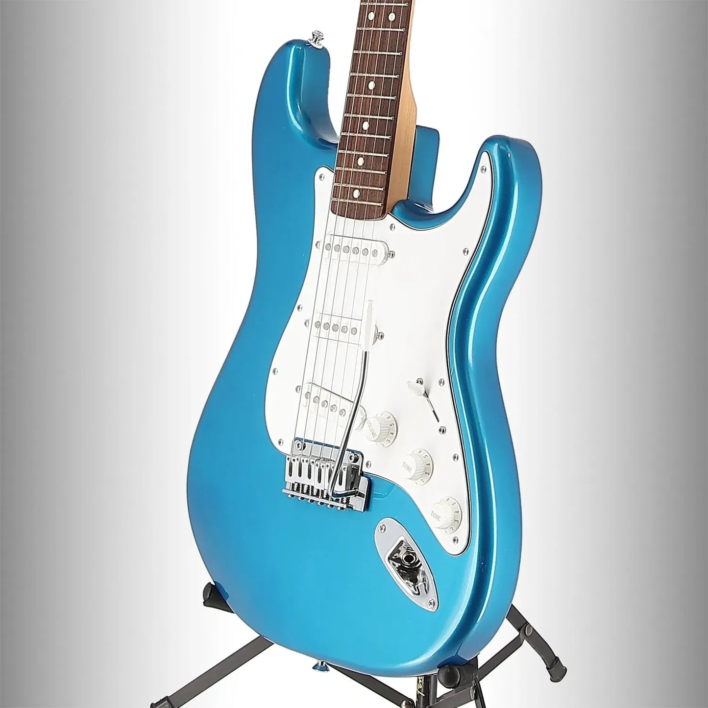 Standard Stratocaster, Laurel Fingerboard, White Pickguard, Aqua Marine Metallic (SR) (09727)