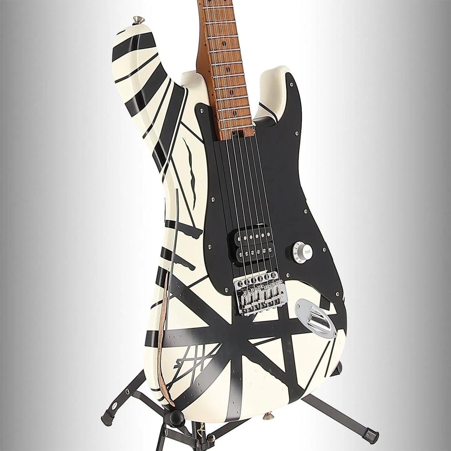 Striped Series '78 Eruption, Maple Fingerboard, White with Black Stripes Relic (A2) (03438)