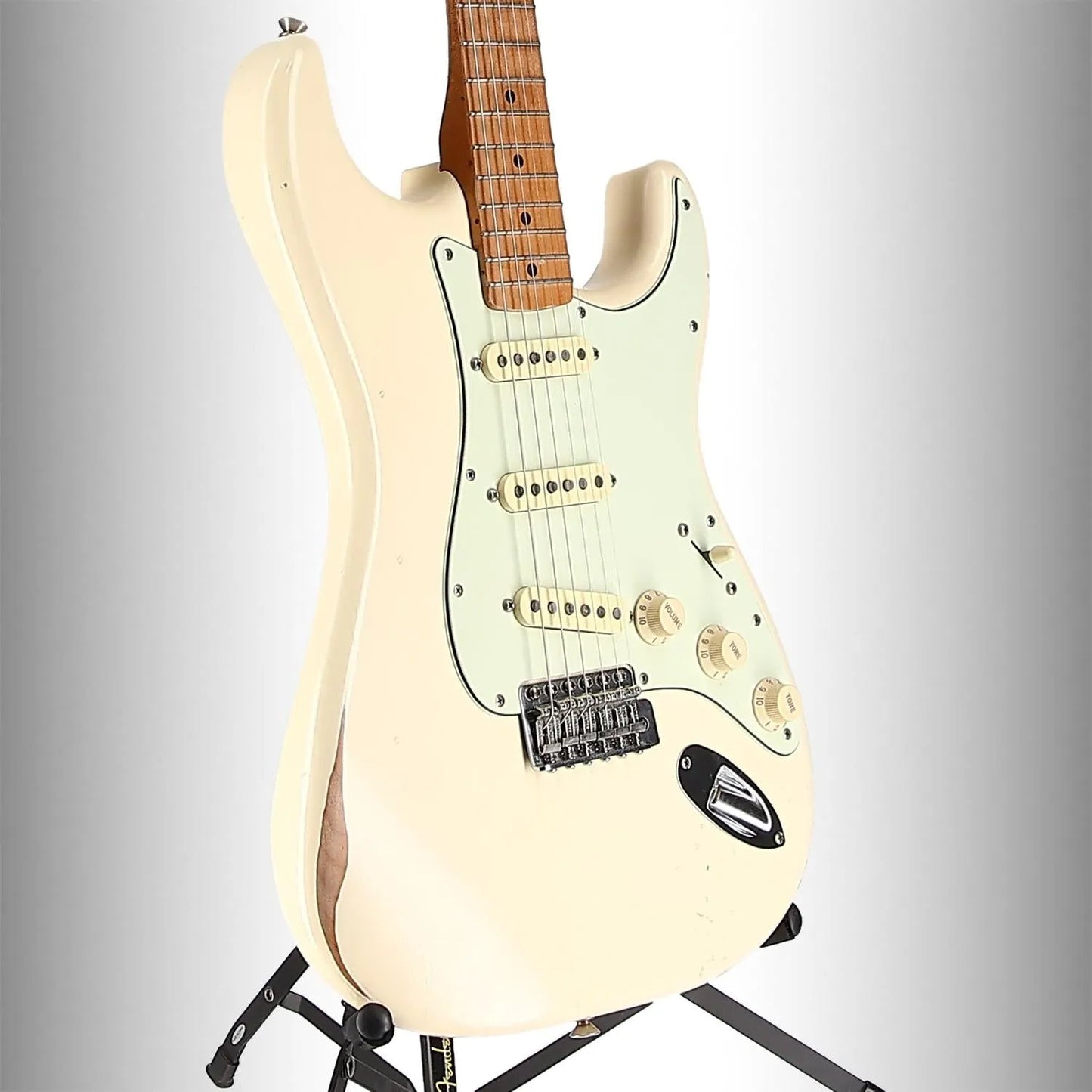 Vintera Road Worn '70s Stratocaster, Maple Fingerboard, Olympic White (L8) (55887)