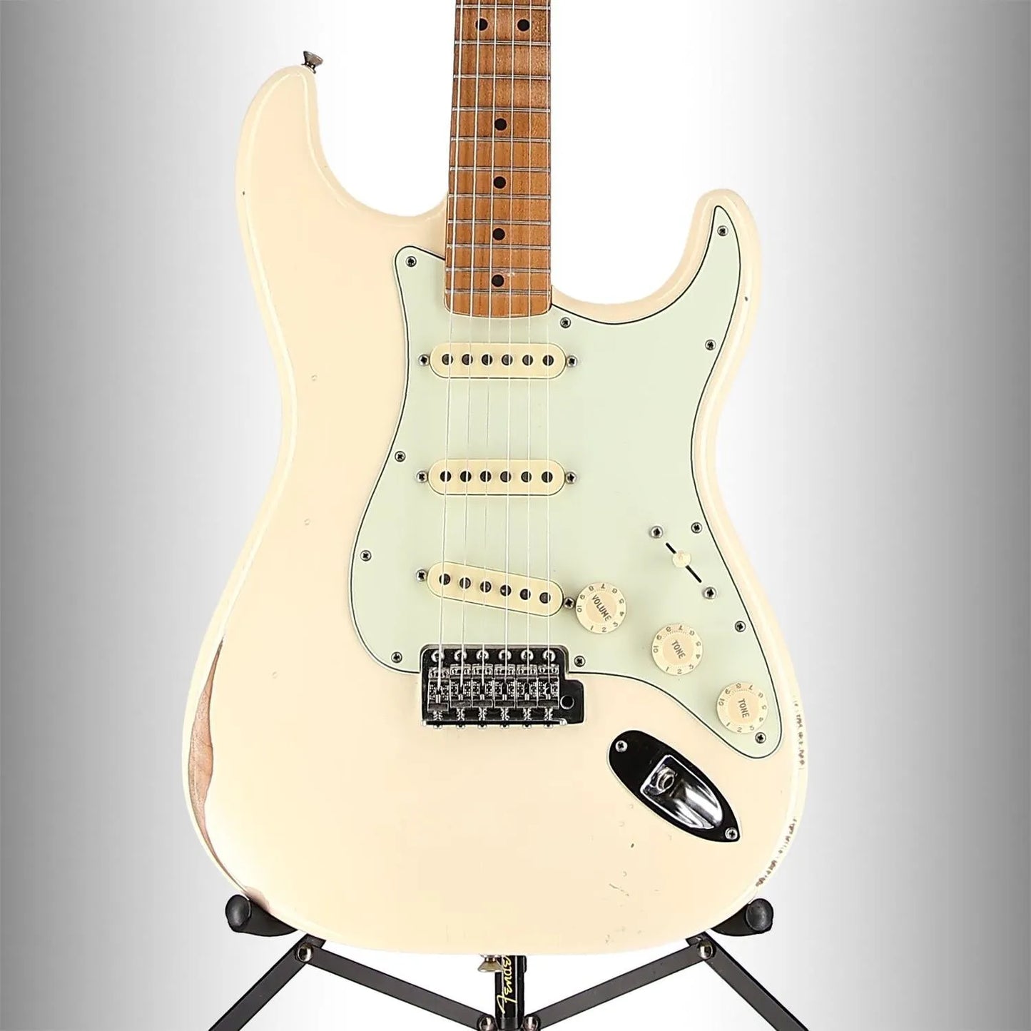 Vintera Road Worn '70s Stratocaster, Maple Fingerboard, Olympic White (L8) (55887)