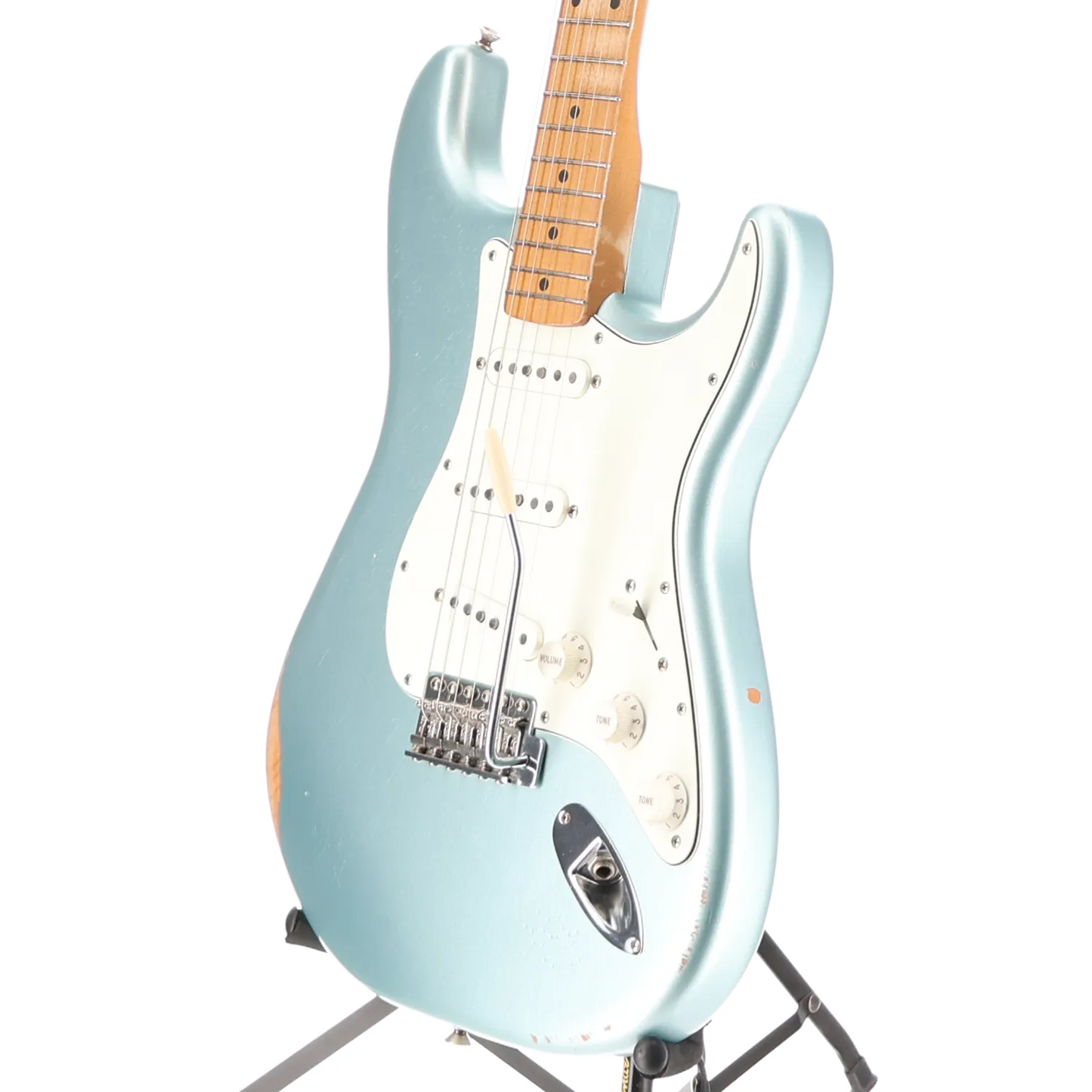 Vintera Road Worn Mischief Maker Stratocaster, Maple Fingerboard, Firemist Silver (OC4) (78968)