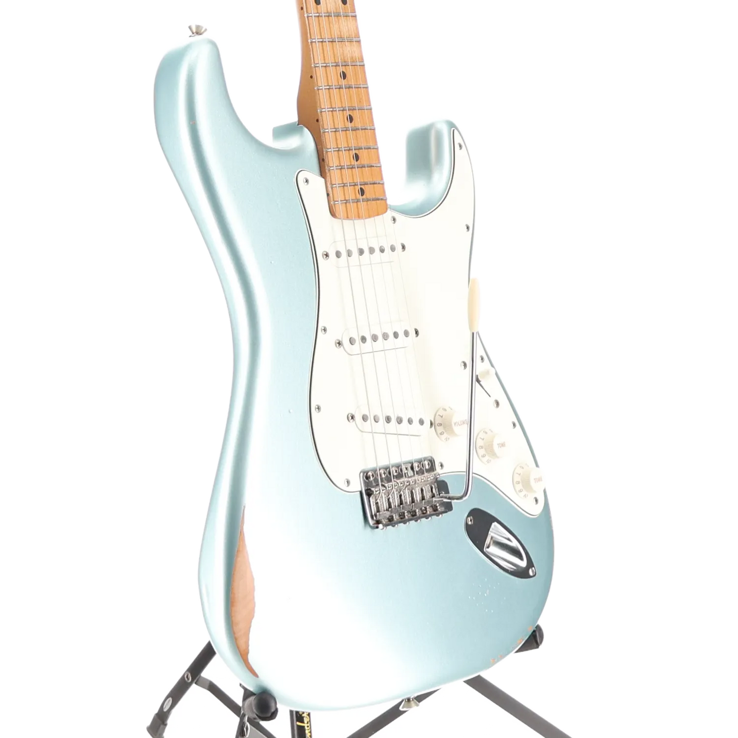 Vintera Road Worn Mischief Maker Stratocaster, Maple Fingerboard, Firemist Silver (OC4) (78968)