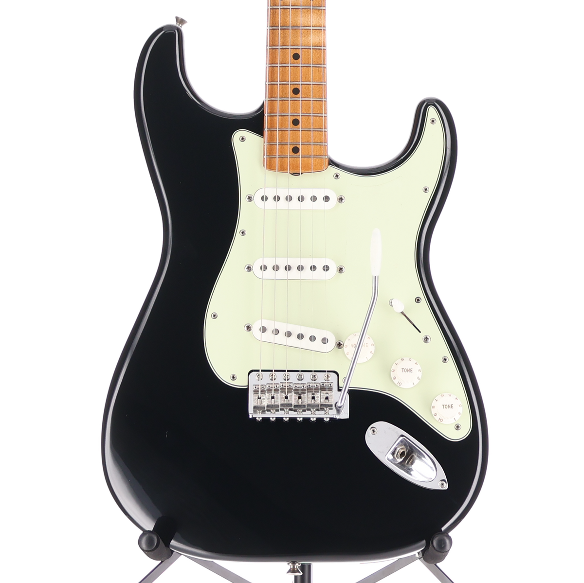 Fender Vintera® II Road Worn® '60s Stratocaster®, Maple Fingerboard, Black (O12)(77947) (77947)