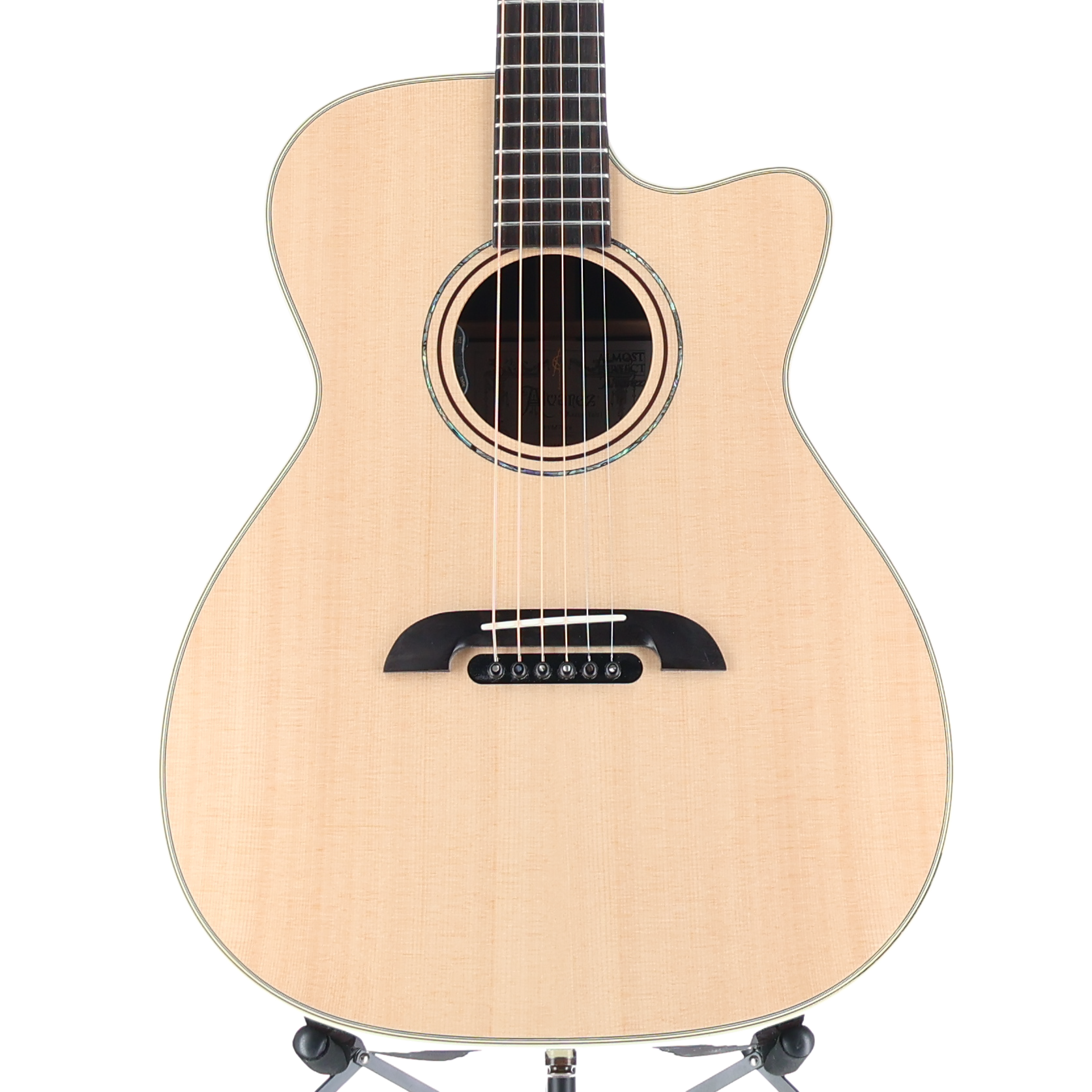 Alvarez Yairi Masterworks A/E Folk/OM Cutaway - Natural (RC1) (99018)