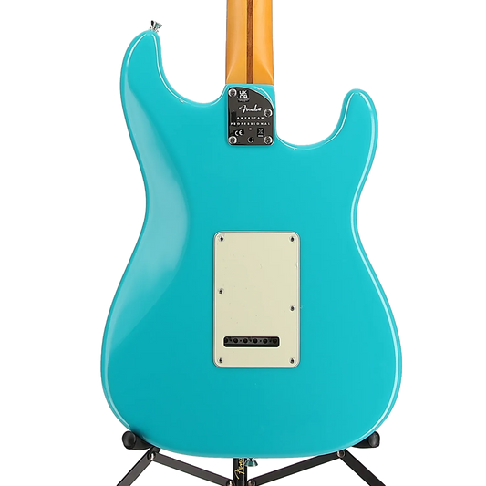 American Professional II Stratocaster Left-Hand, Rosewood Fingerboard, Miami Blue (EC6) (75741)