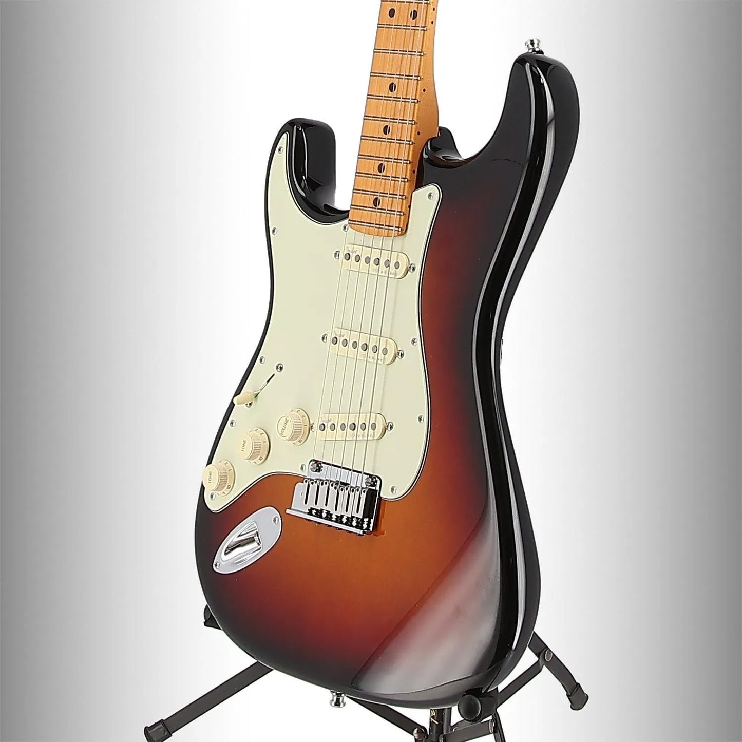 American Ultra Stratocaster Left-Hand, Maple Fingerboard, Ultraburst (RC1) (00473)