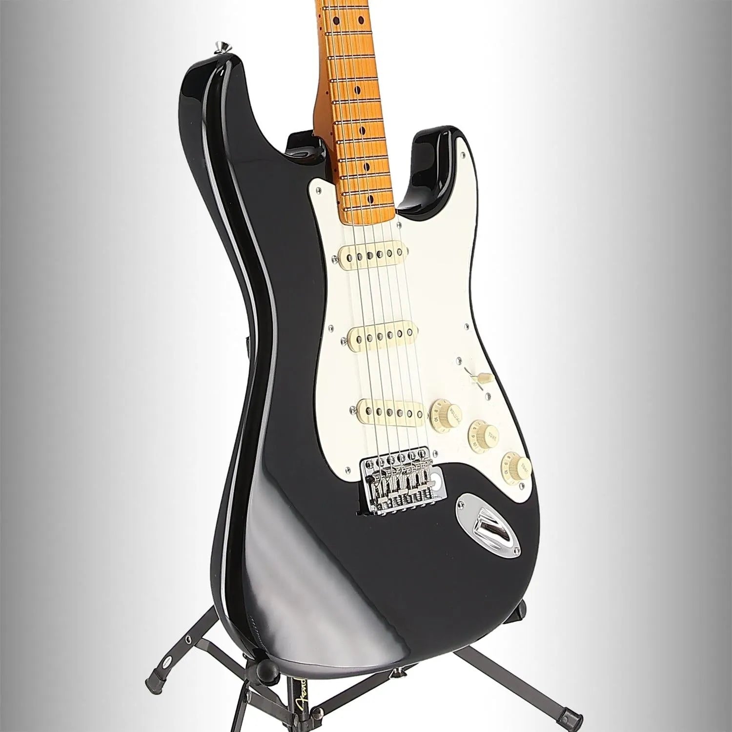 American Vintage II 1957 Stratocaster®, Maple Fingerboard, Black (EF8) (47489)