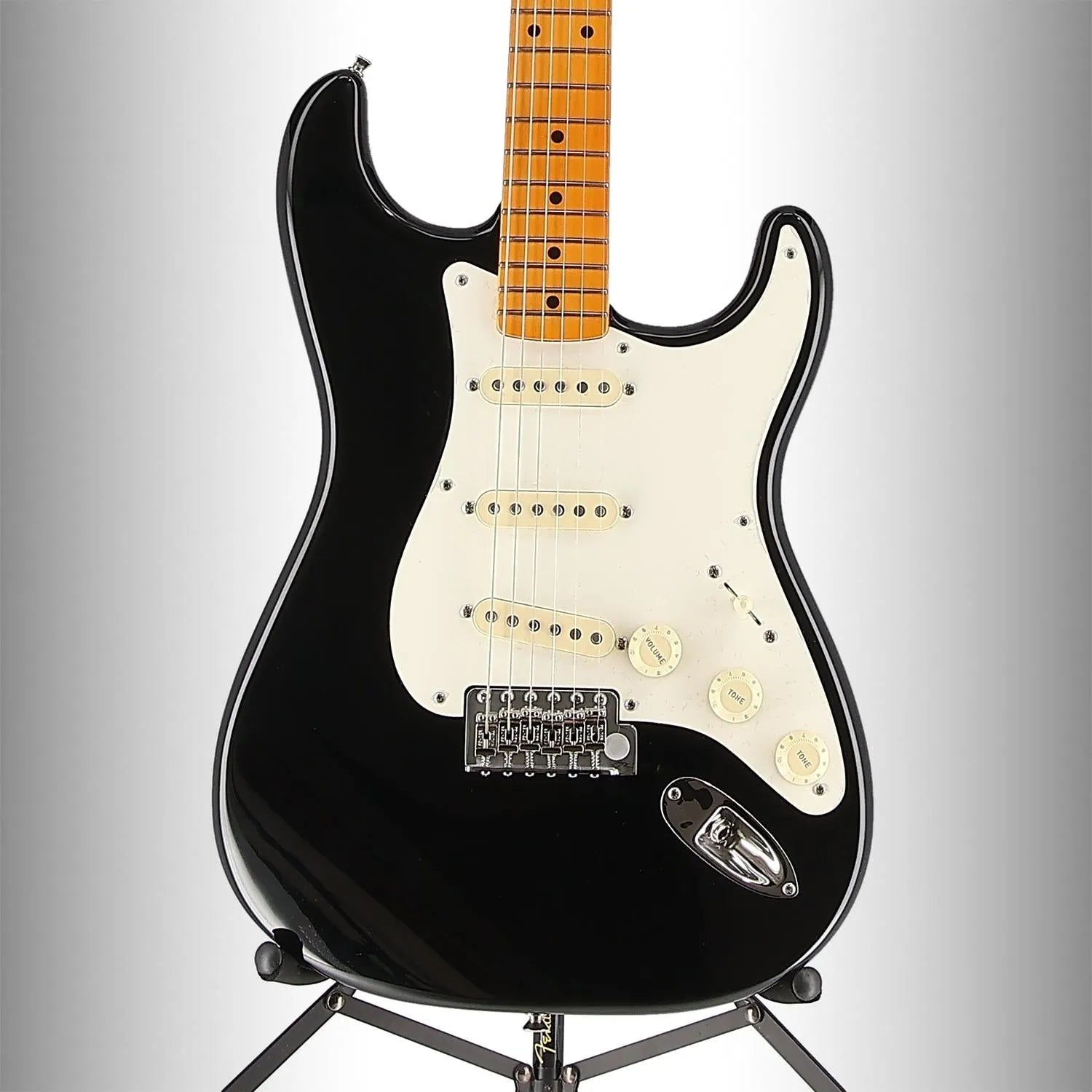 American Vintage II 1957 Stratocaster®, Maple Fingerboard, Black (EF8) (47489)