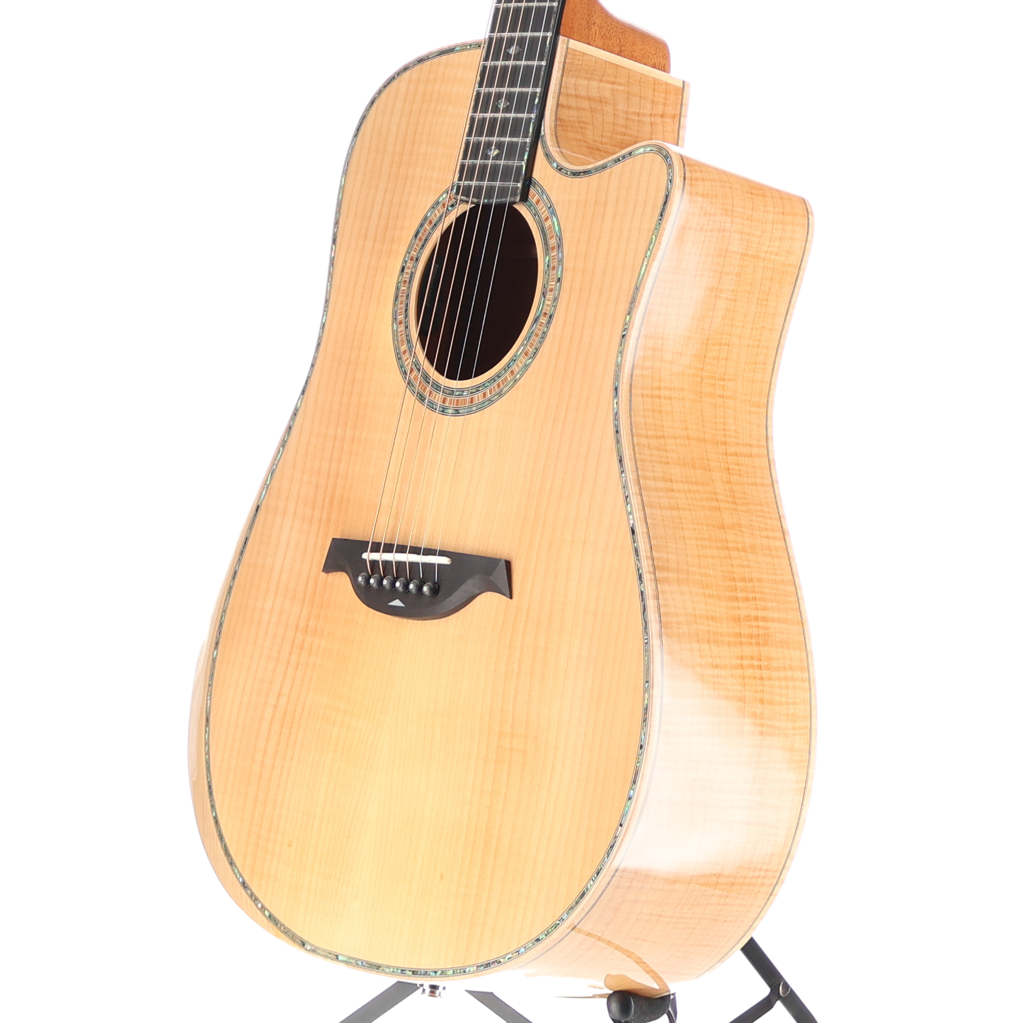 BC Rich 6-string Acoustic-electric with Maple Top, Maple Back and Sides, Mahogany Neck, and Ebony Fingerboard - Flame Maple (P) (00037)