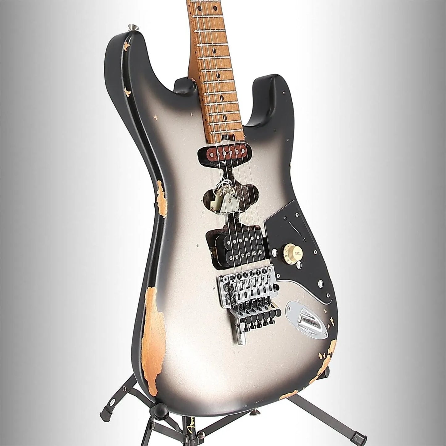 EVH EVH Limited Edition Relic Series, Maple Fingerboard, Silverburst (X4) (14639)