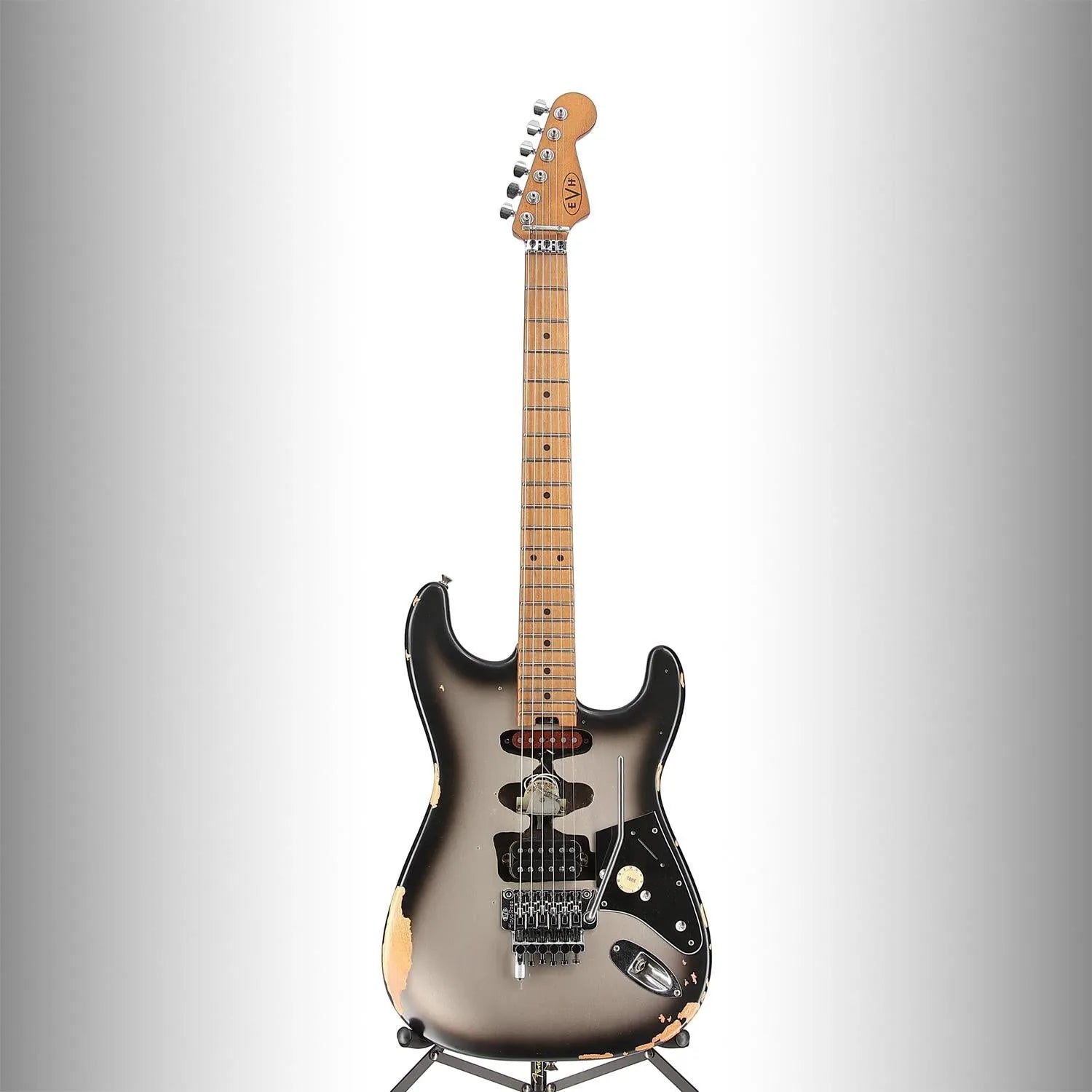 EVH EVH Limited Edition Relic Series, Maple Fingerboard, Silverburst (X4) (14639)