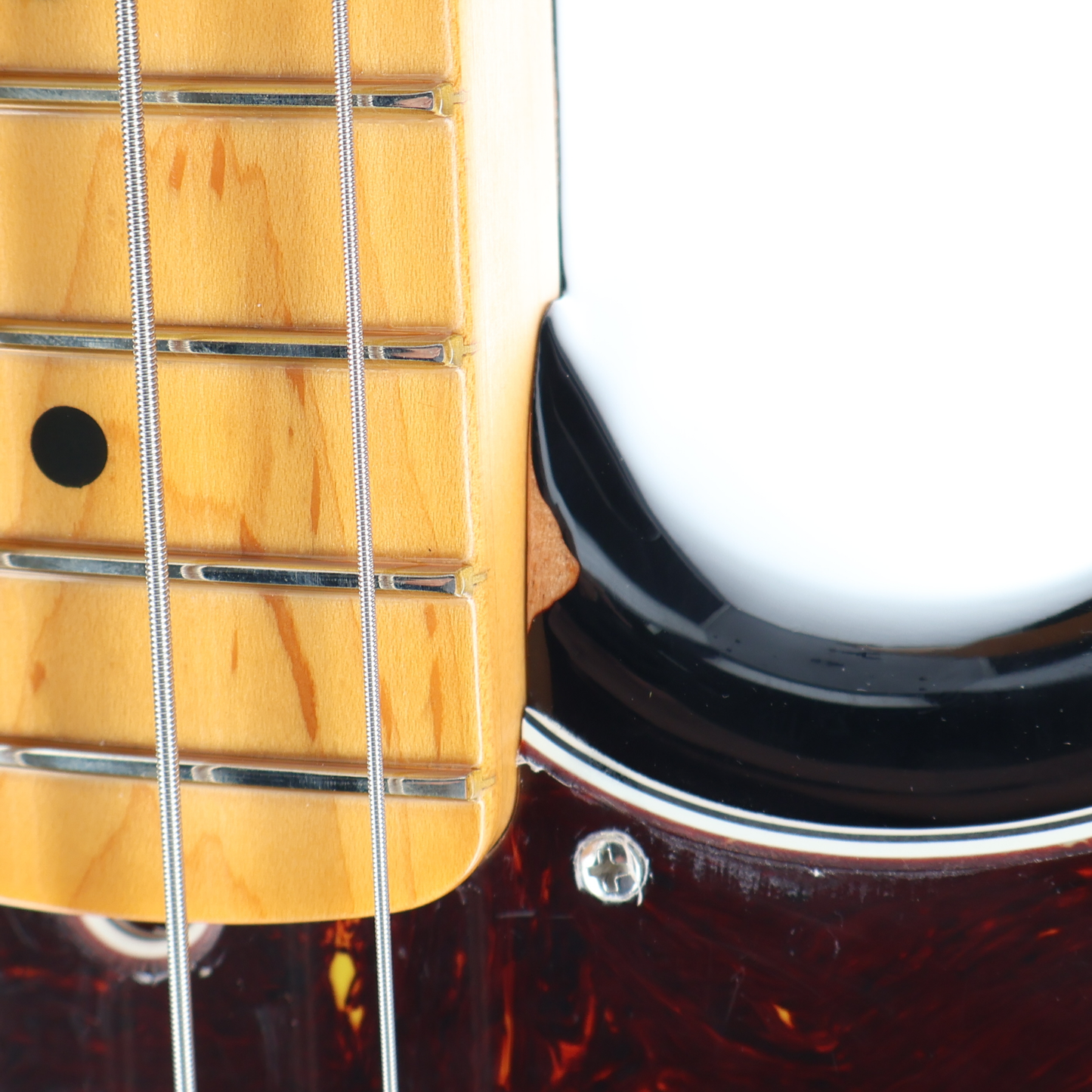 Fender American Professional II Jazz Bass, Maple Fingerboard, 3-Color Sunburst (Q7) (50688)