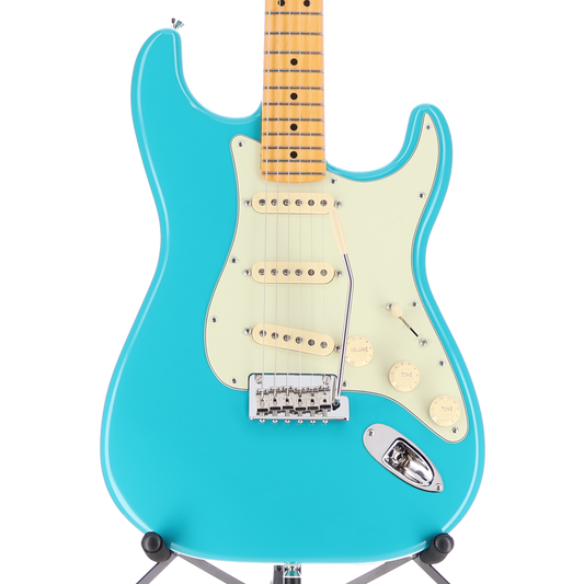 Fender American Professional II Stratocaster, Maple Fingerboard, Miami Blue (I7) (48361)