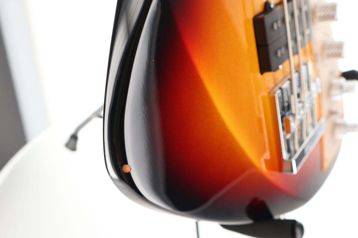 Fender American Ultra II Meteora Bass, Ultraburst, Plays Great (K12)(06977) (06977)