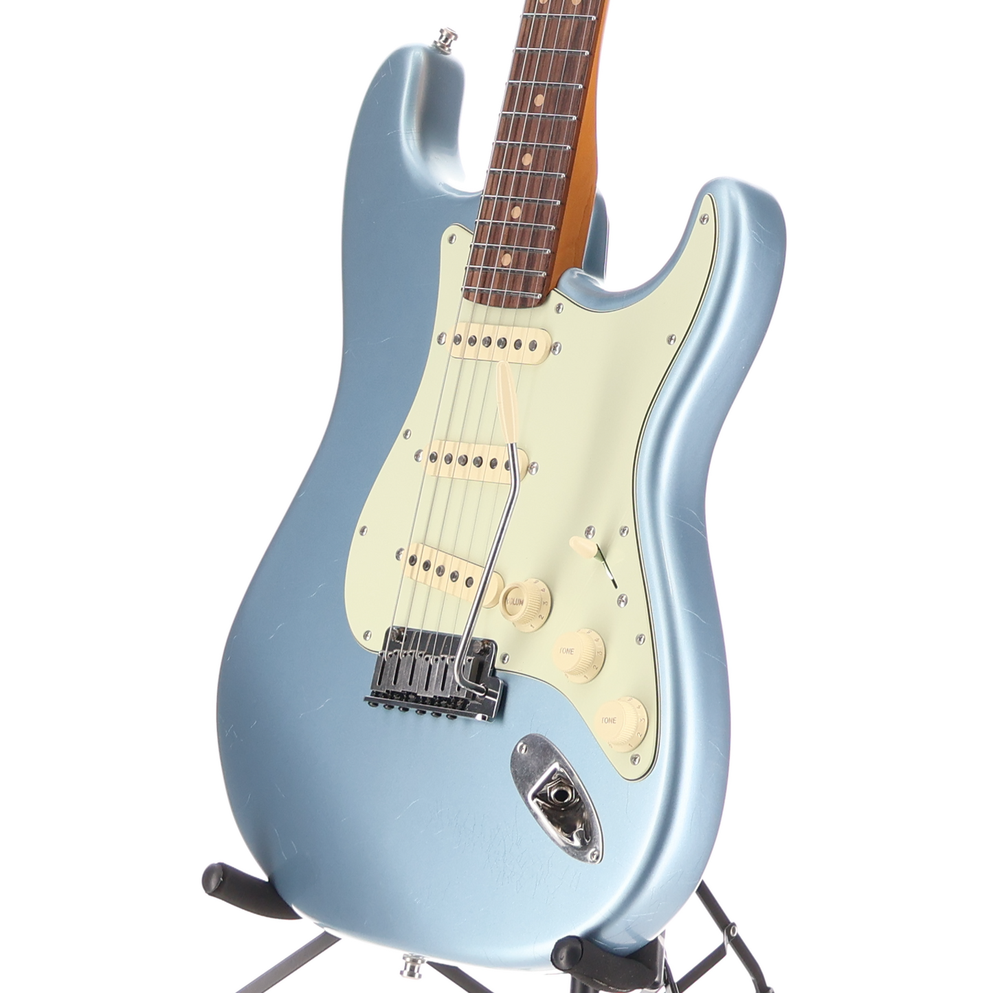 Fender American Ultra Luxe Vintage '60s Stratocaster®, Rosewood Fingerboard, Ice Blue Metallic (RC1) (02287)