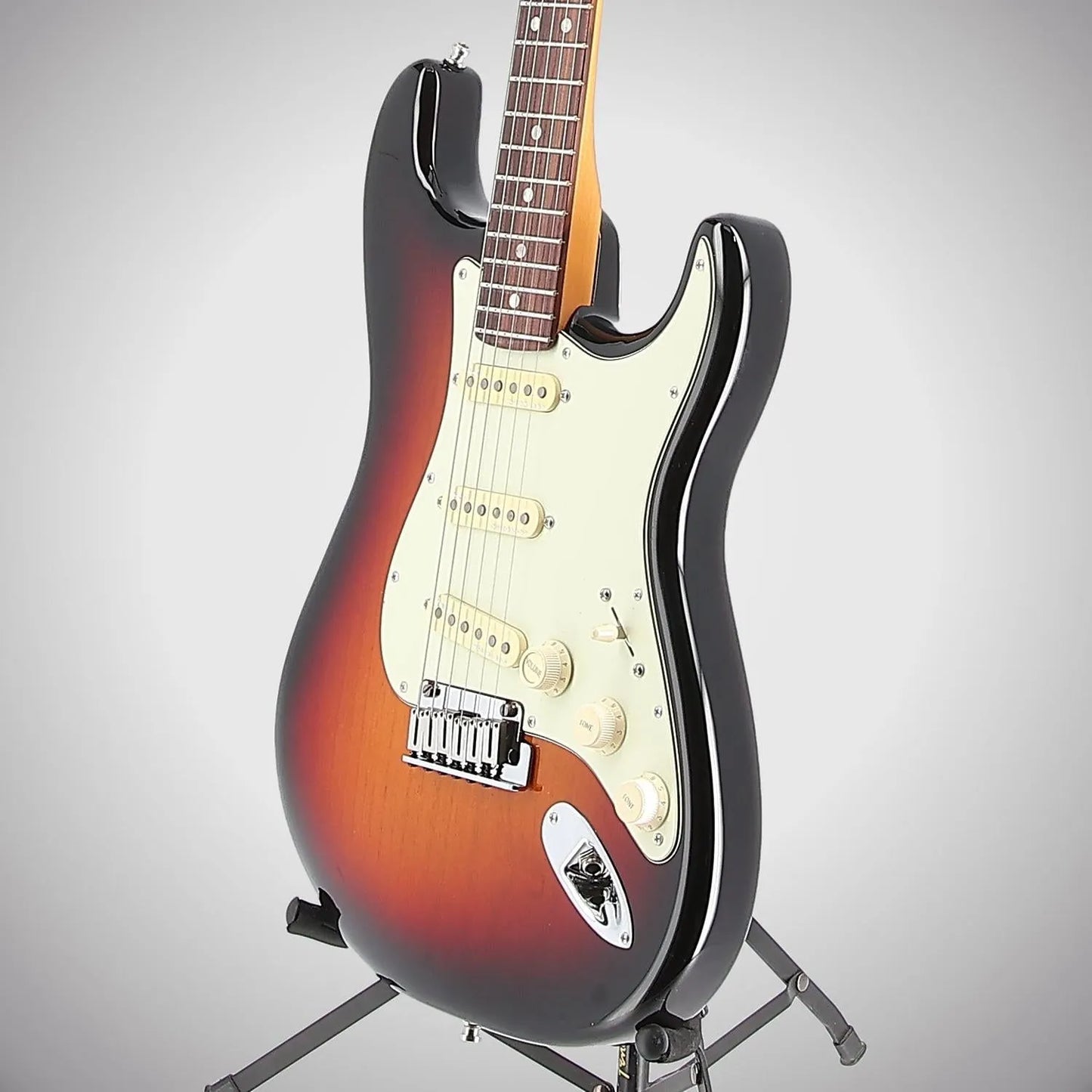 Fender American Ultra Stratocaster, Rosewood Fingerboard, Ultraburst (ED6) (03588)