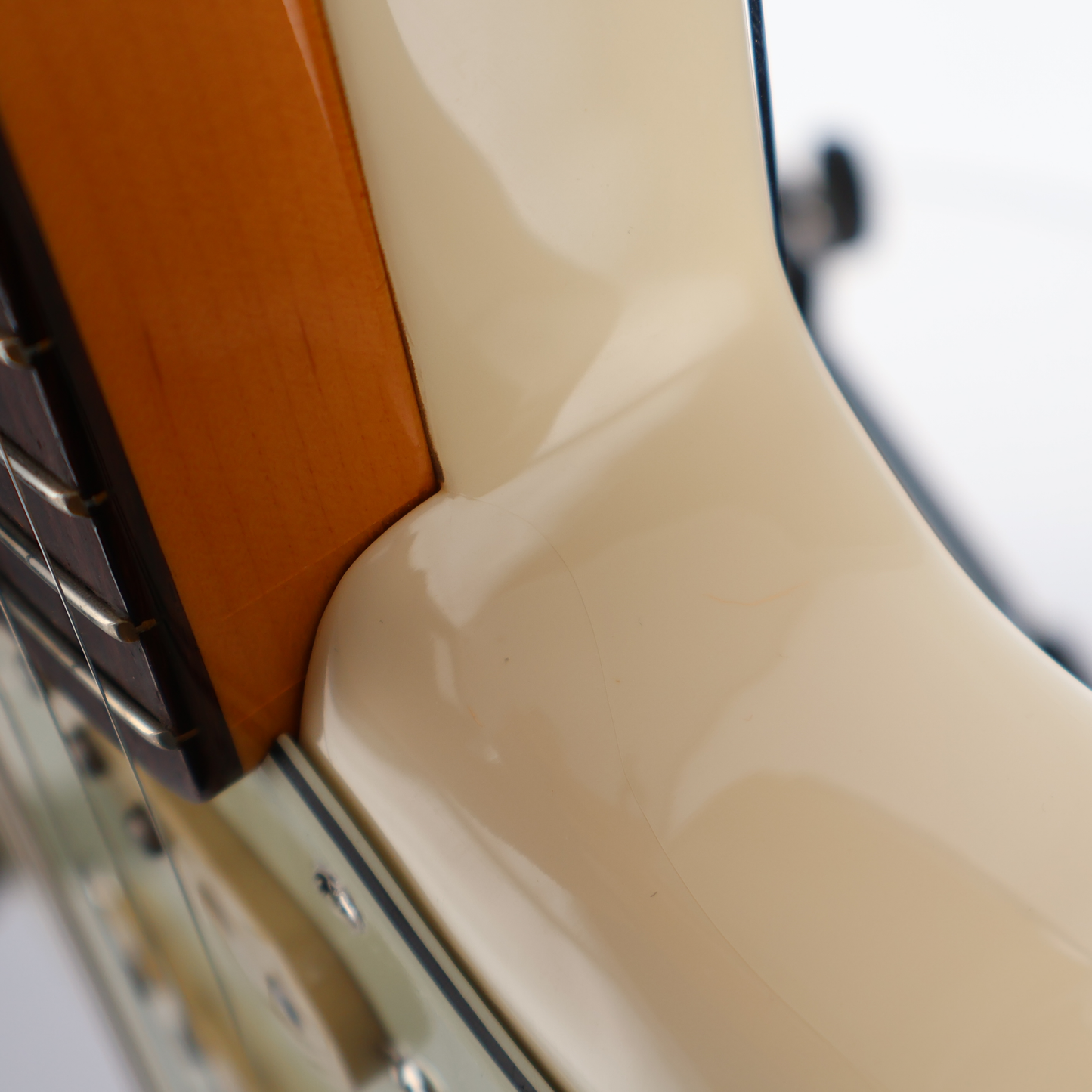 Fender American Vintage II 1961 Stratocaster, Rosewood Fingerboard, Olympic White (RC3) (01480)