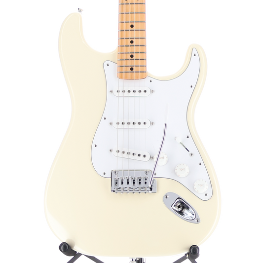 Fender Standard Stratocaster, Maple Fingerboard, White Pickguard, Olympic White (A5) (08356)