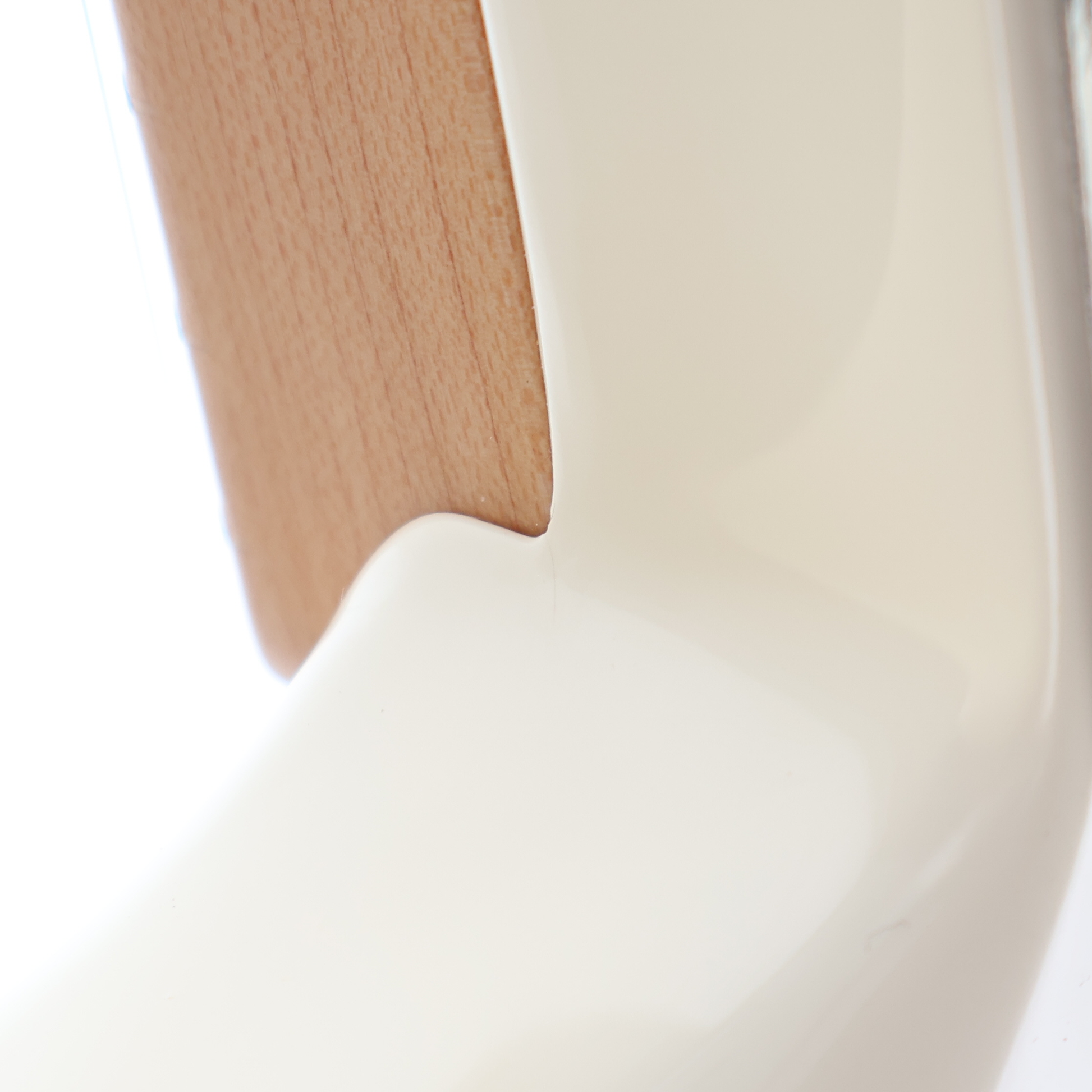 Fender Standard Stratocaster, Maple Fingerboard, White Pickguard, Olympic White (U5) (30392)