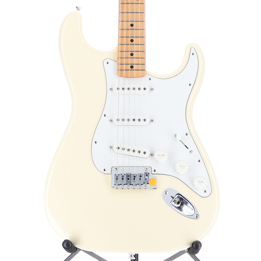 Fender Standard Stratocaster, Maple Fingerboard, White Pickguard, Olympic White (U5) (30392)
