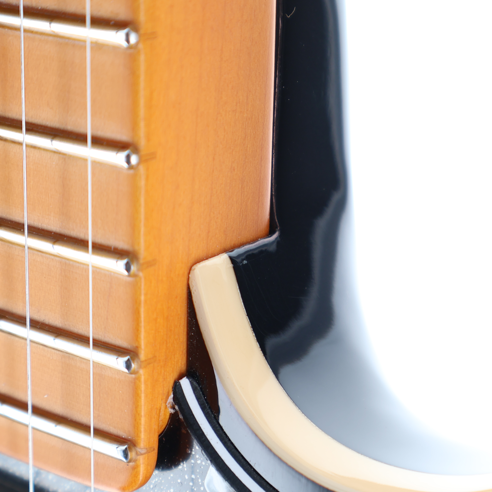 Fender Ultra Luxe Telecaster, Maple Fingerboard, 2-Color Sunburst (E8) (03412)