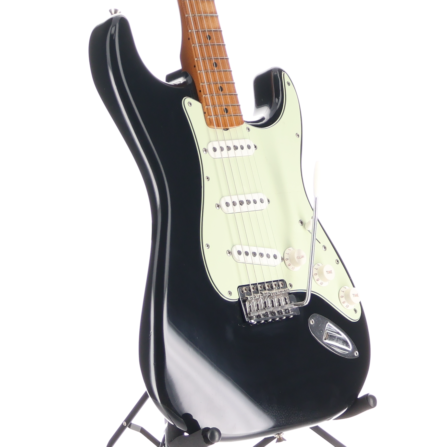 Fender Vintera® II Road Worn® '60s Stratocaster®, Maple Fingerboard, Black (89023)