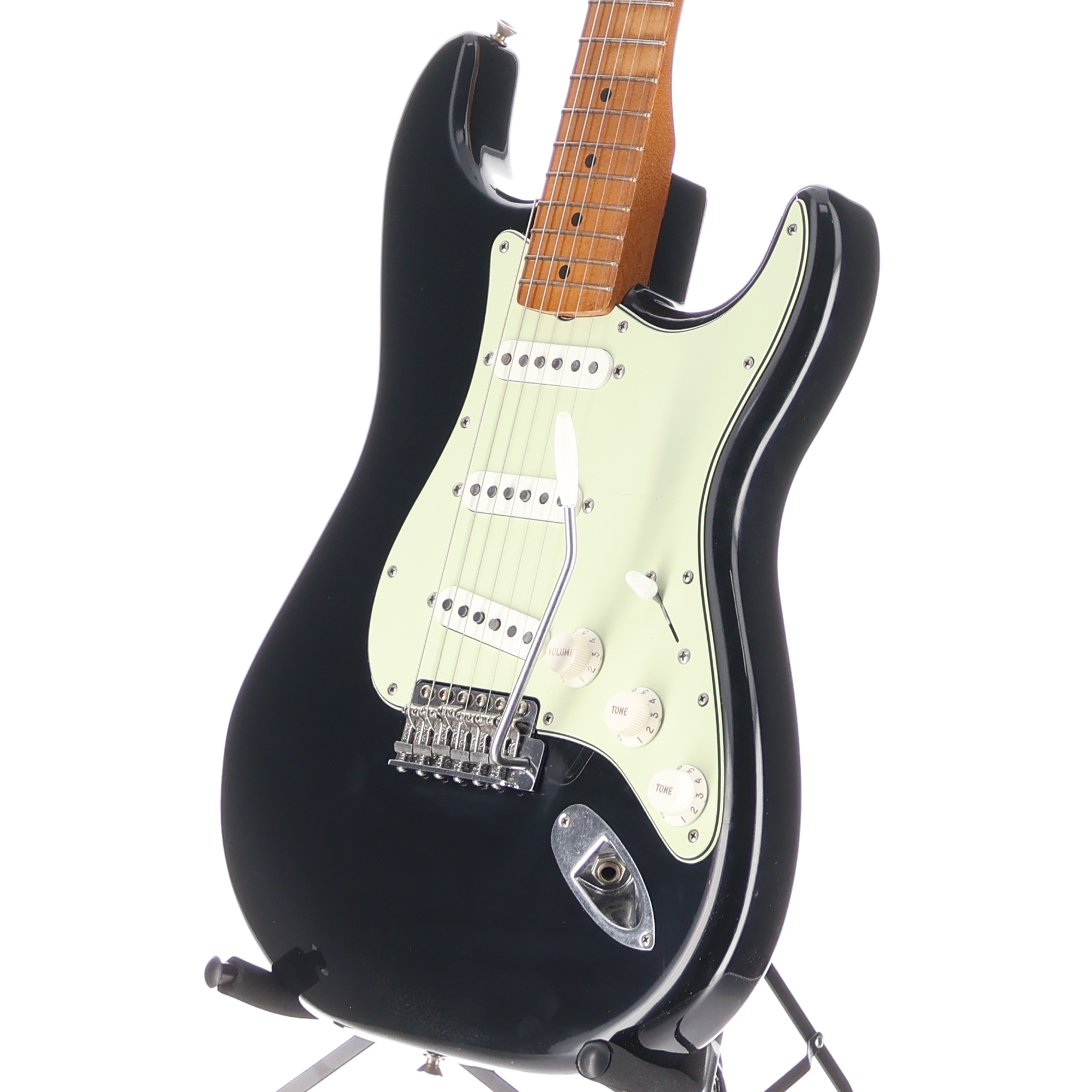 Fender Vintera® II Road Worn® '60s Stratocaster®, Maple Fingerboard, Black (89023)