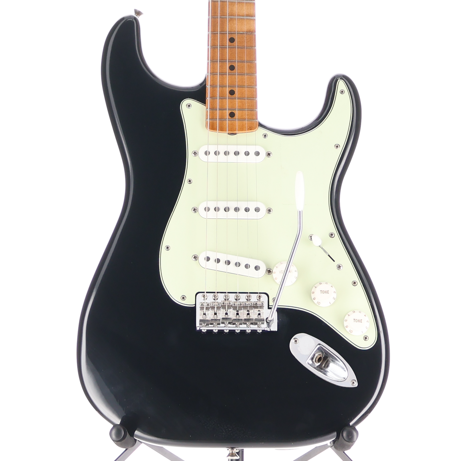 Fender Vintera® II Road Worn® '60s Stratocaster®, Maple Fingerboard, Black (89023)
