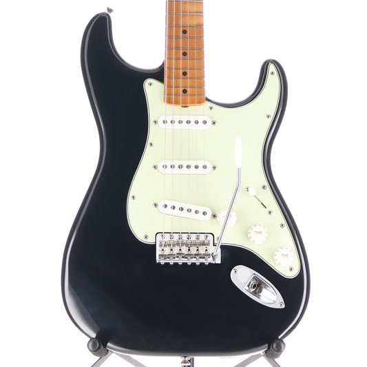 Fender Vintera® II Road Worn® '60s Stratocaster®, Maple Fingerboard, Black (89023)