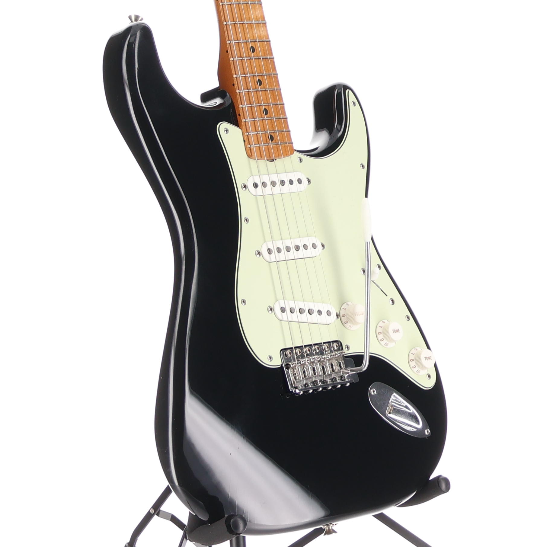 Fender Vintera® II Road Worn® '60s Stratocaster®, Maple Fingerboard, Black (D12) (92348)