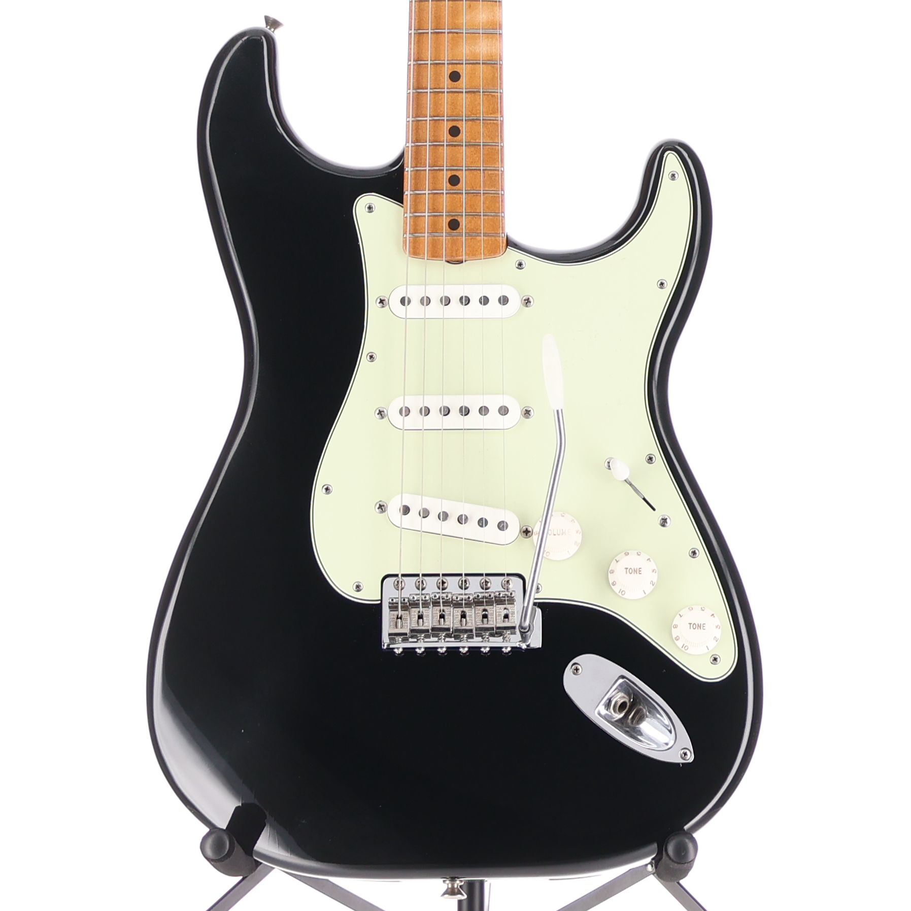 Fender Vintera® II Road Worn® '60s Stratocaster®, Maple Fingerboard, Black (D12) (92348)