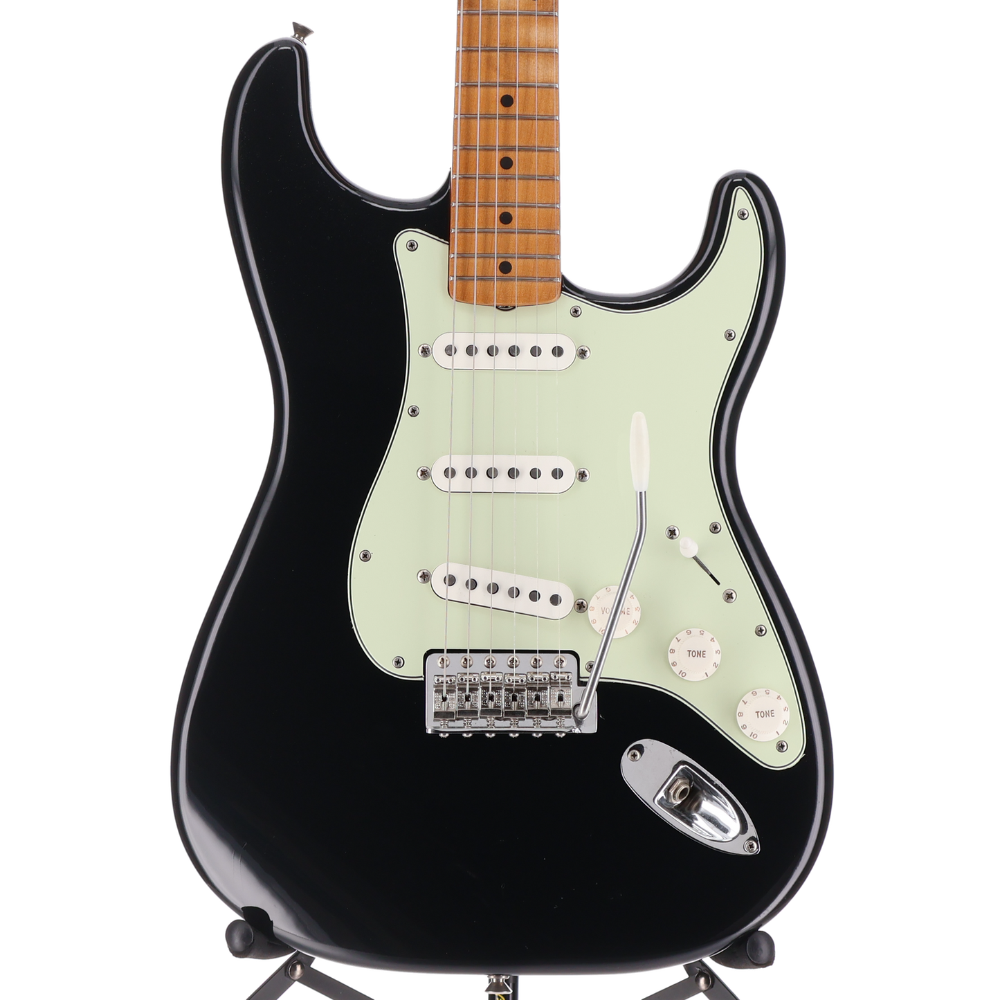 Fender Vintera® II Road Worn® '60s Stratocaster®, Maple Fingerboard, Black (H5) (67105)