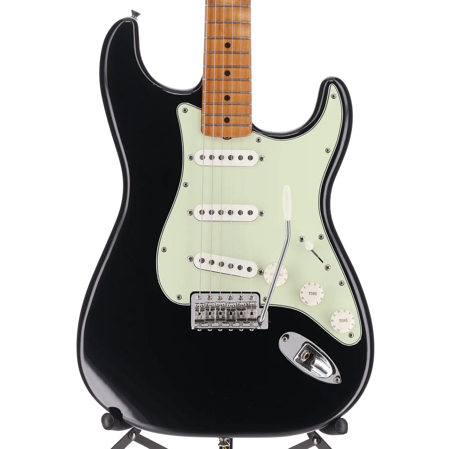 Fender Vintera® II Road Worn® '60s Stratocaster®, Maple Fingerboard, Black (H5) (67105)