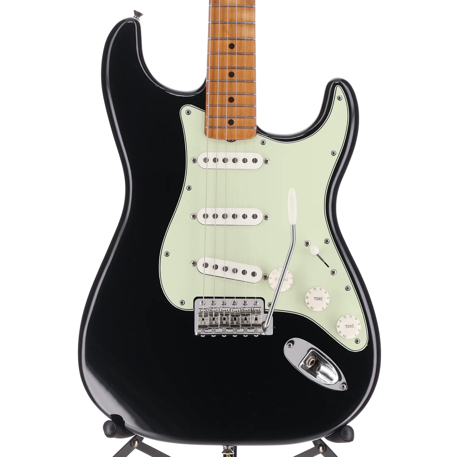 Fender Vintera® II Road Worn® '60s Stratocaster®, Maple Fingerboard, Black (H5) (67105)