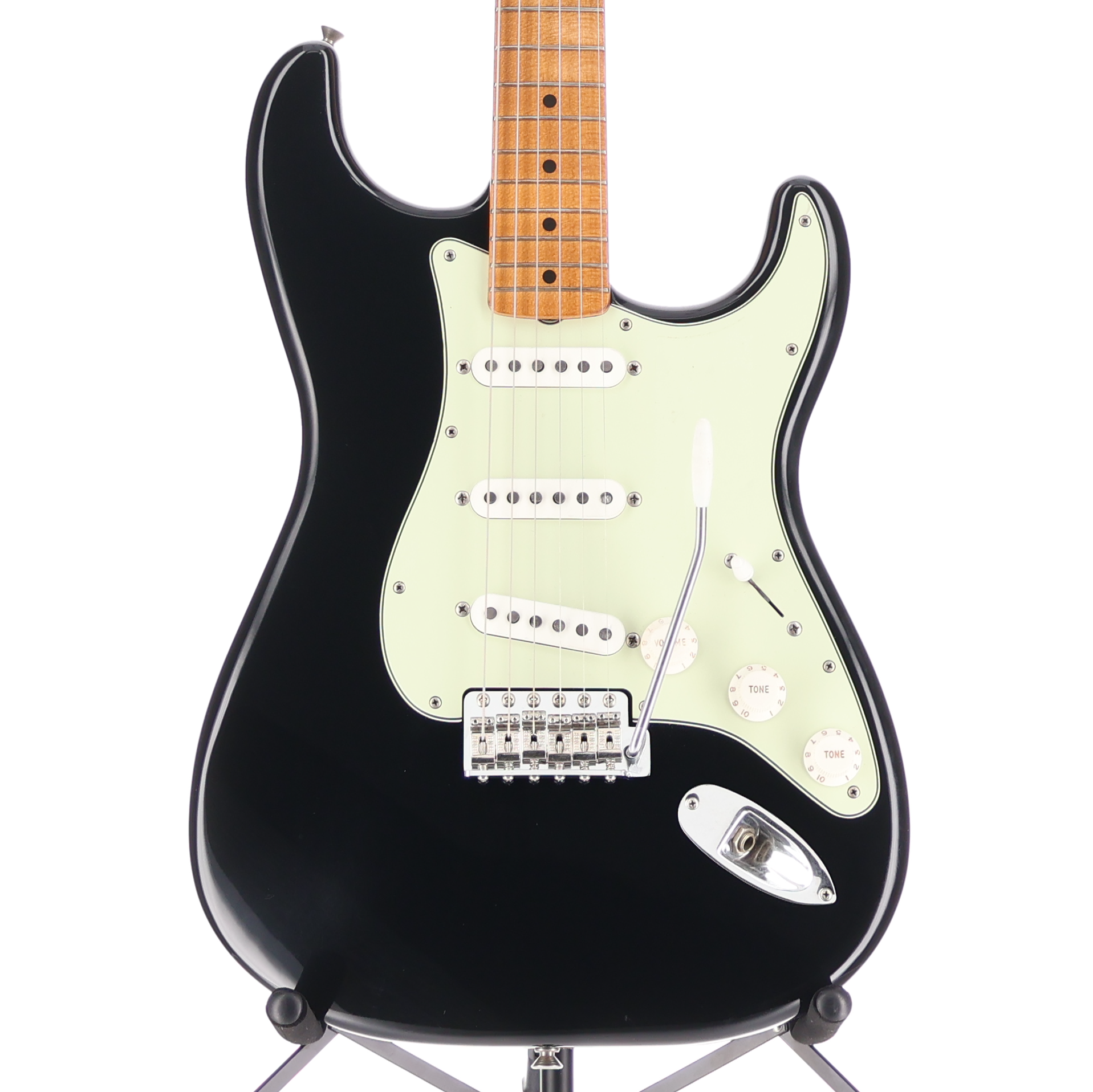Fender Vintera® II Road Worn® '60s Stratocaster®, Maple Fingerboard, Black (M3) (95825)