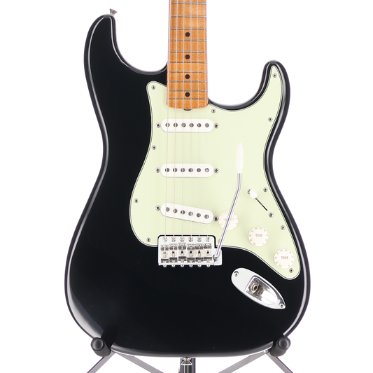 Fender Vintera® II Road Worn® '60s Stratocaster®, Maple Fingerboard, Black (M3) (95825)