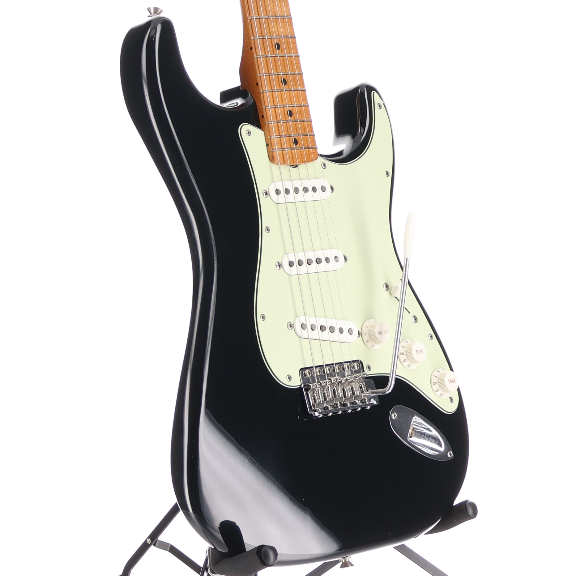 Fender Vintera® II Road Worn® '60s Stratocaster®, Maple Fingerboard, Black (M3)(95825) (95825)