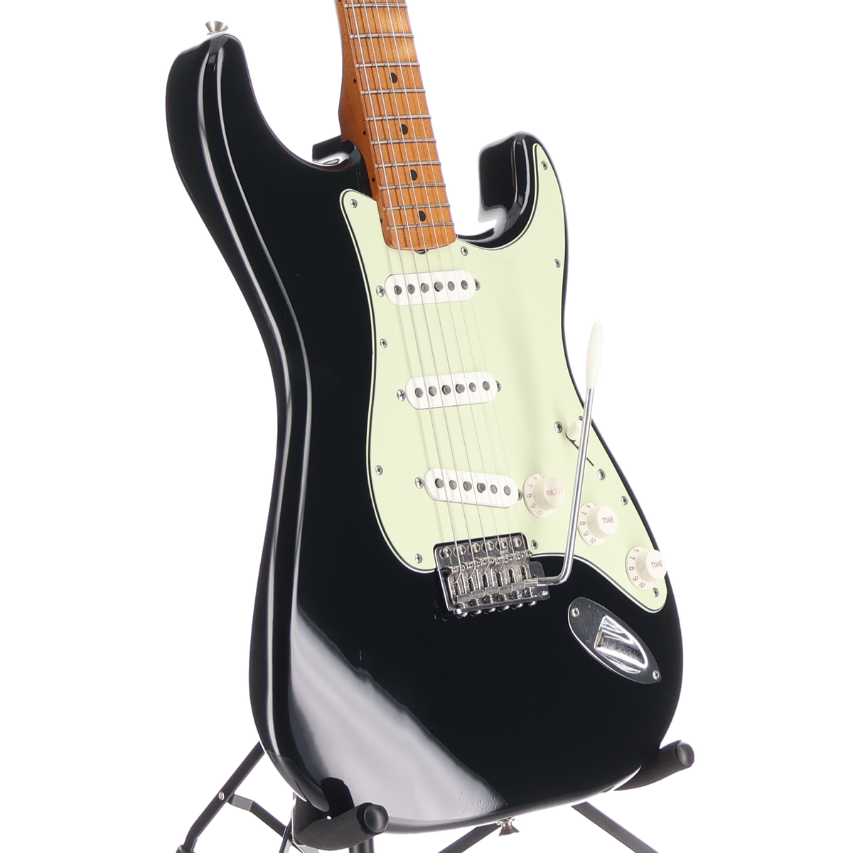 Fender Vintera® II Road Worn® '60s Stratocaster®, Maple Fingerboard, Black (O12)(77947) (77947)