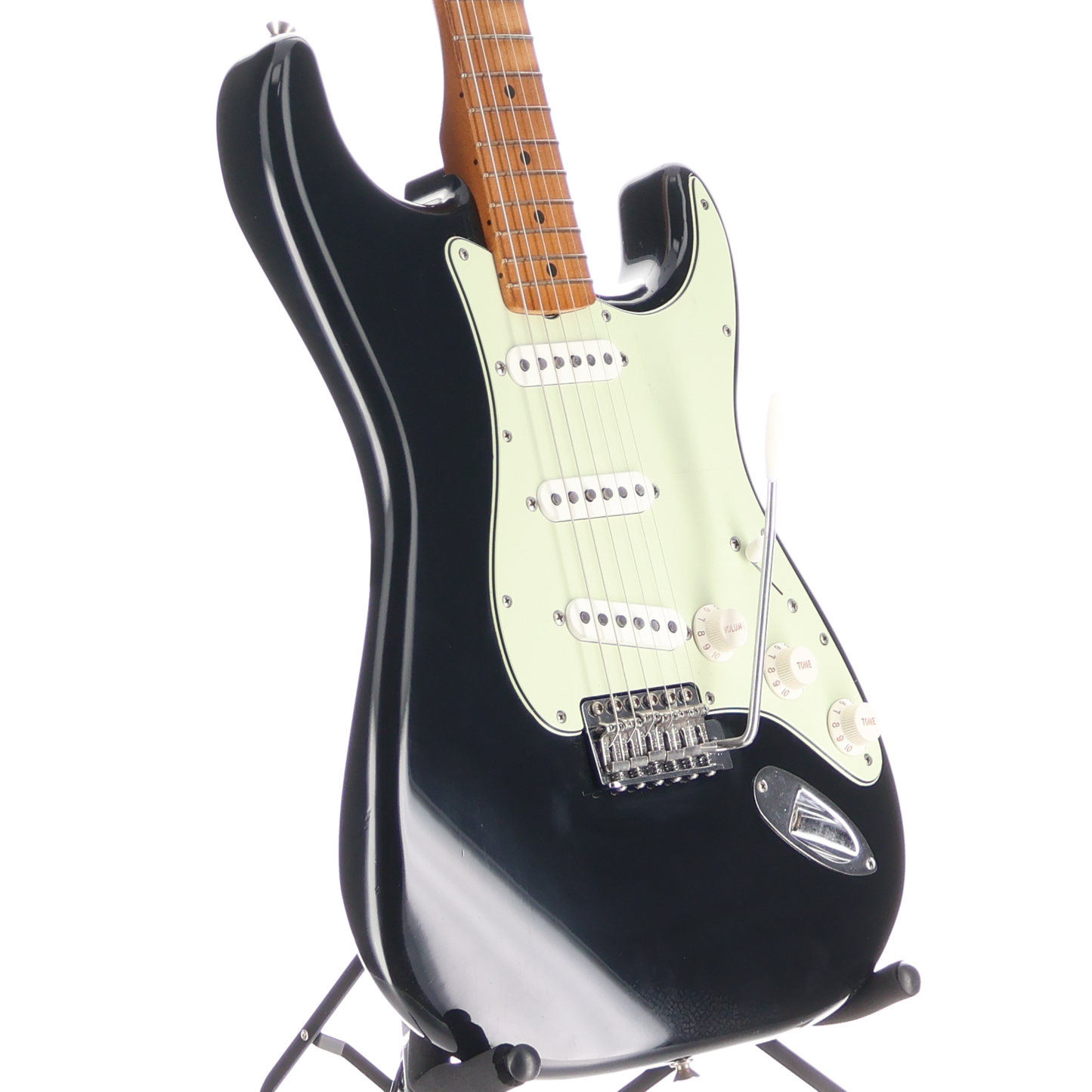 Fender Vintera® II Road Worn® '60s Stratocaster®, Maple Fingerboard, Black (RC1) (89023)